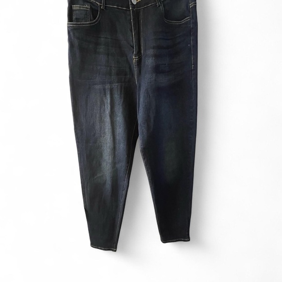 Dark Wash Skinny Jeans with Sleek Fit - Picture 1 of 4